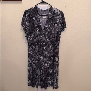 Black and Gray V-Neck Midi Sundress